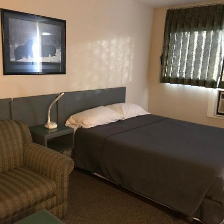 Plains Motor Inn Stettler Εξωτερικό φωτογραφία