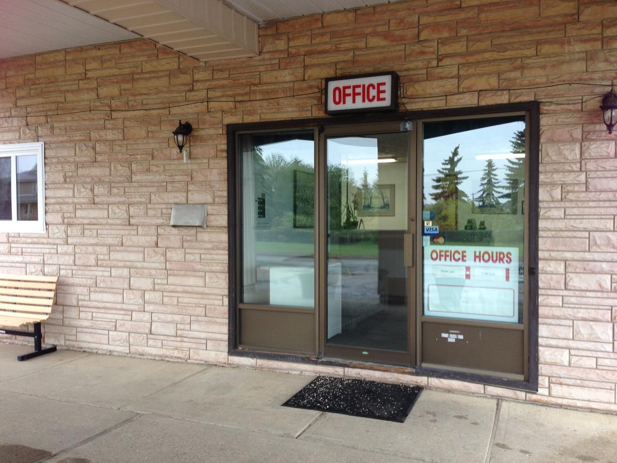 Plains Motor Inn Stettler Εξωτερικό φωτογραφία