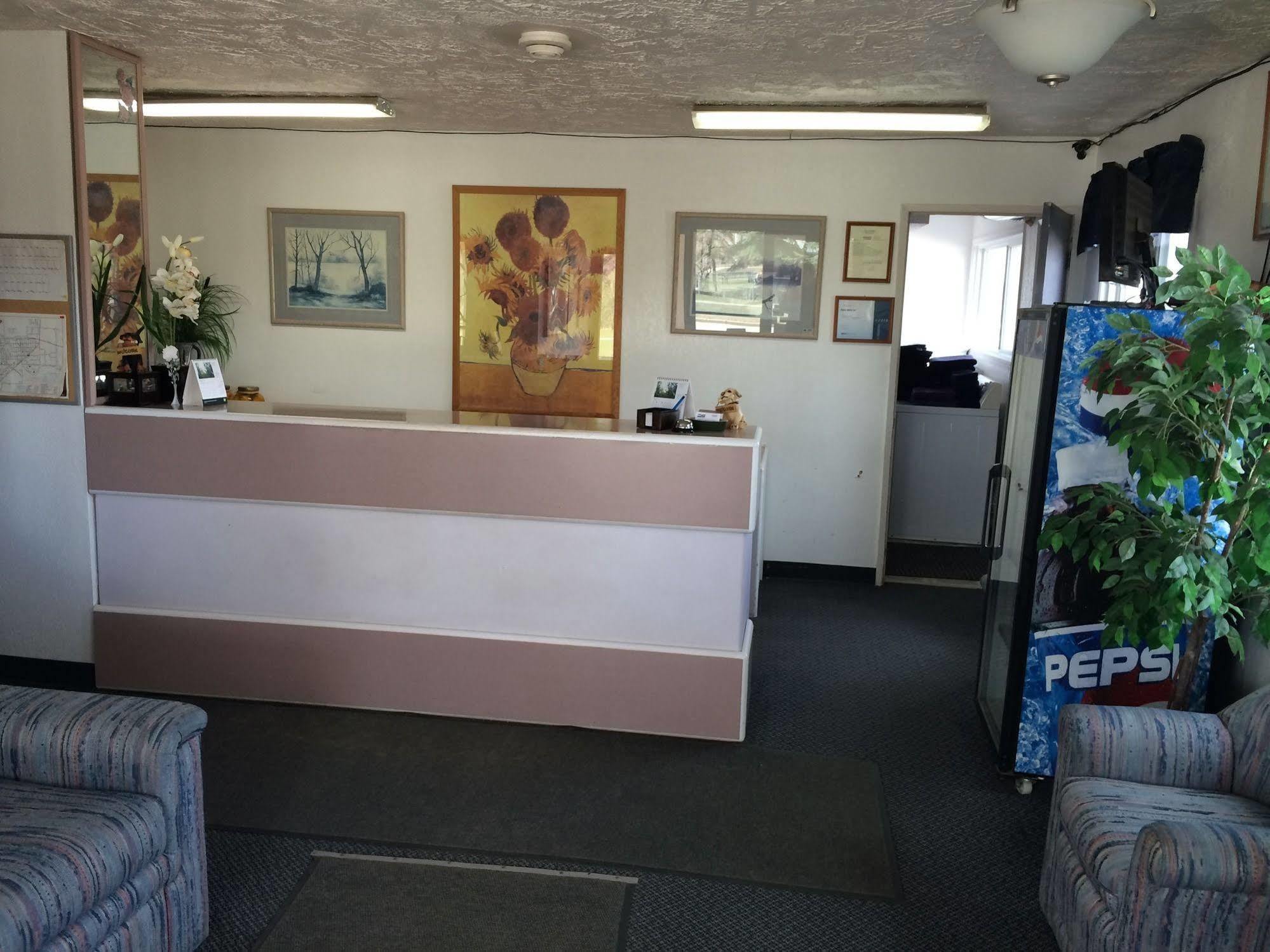 Plains Motor Inn Stettler Εξωτερικό φωτογραφία