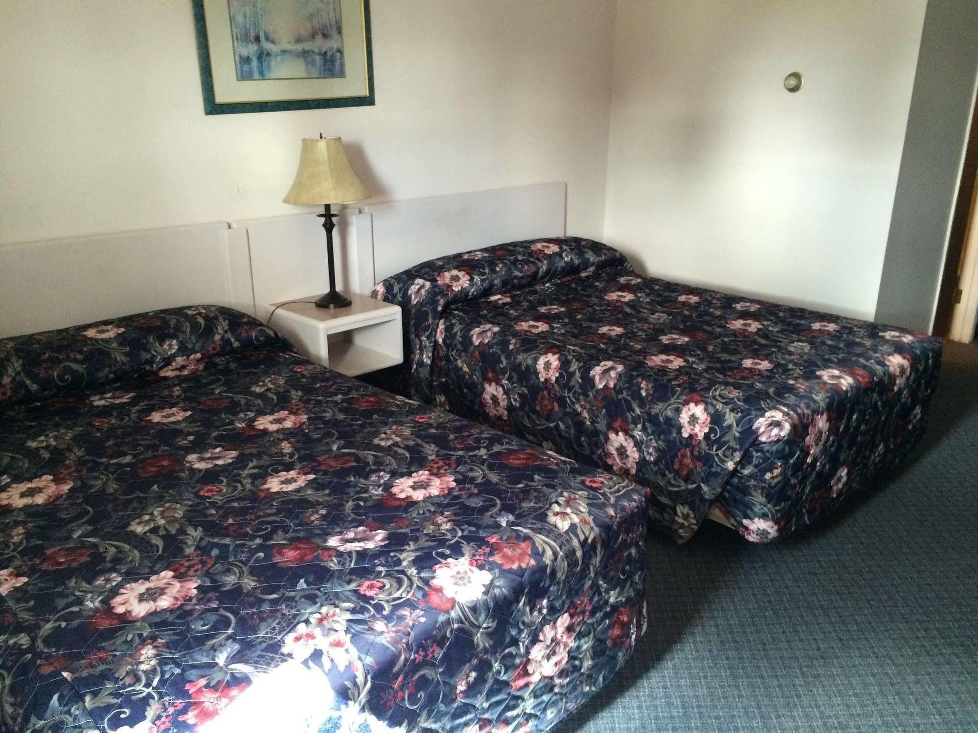 Plains Motor Inn Stettler Εξωτερικό φωτογραφία